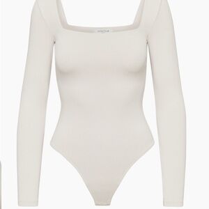 Babaton Contour Squareneck Longsleeve Bodysuit